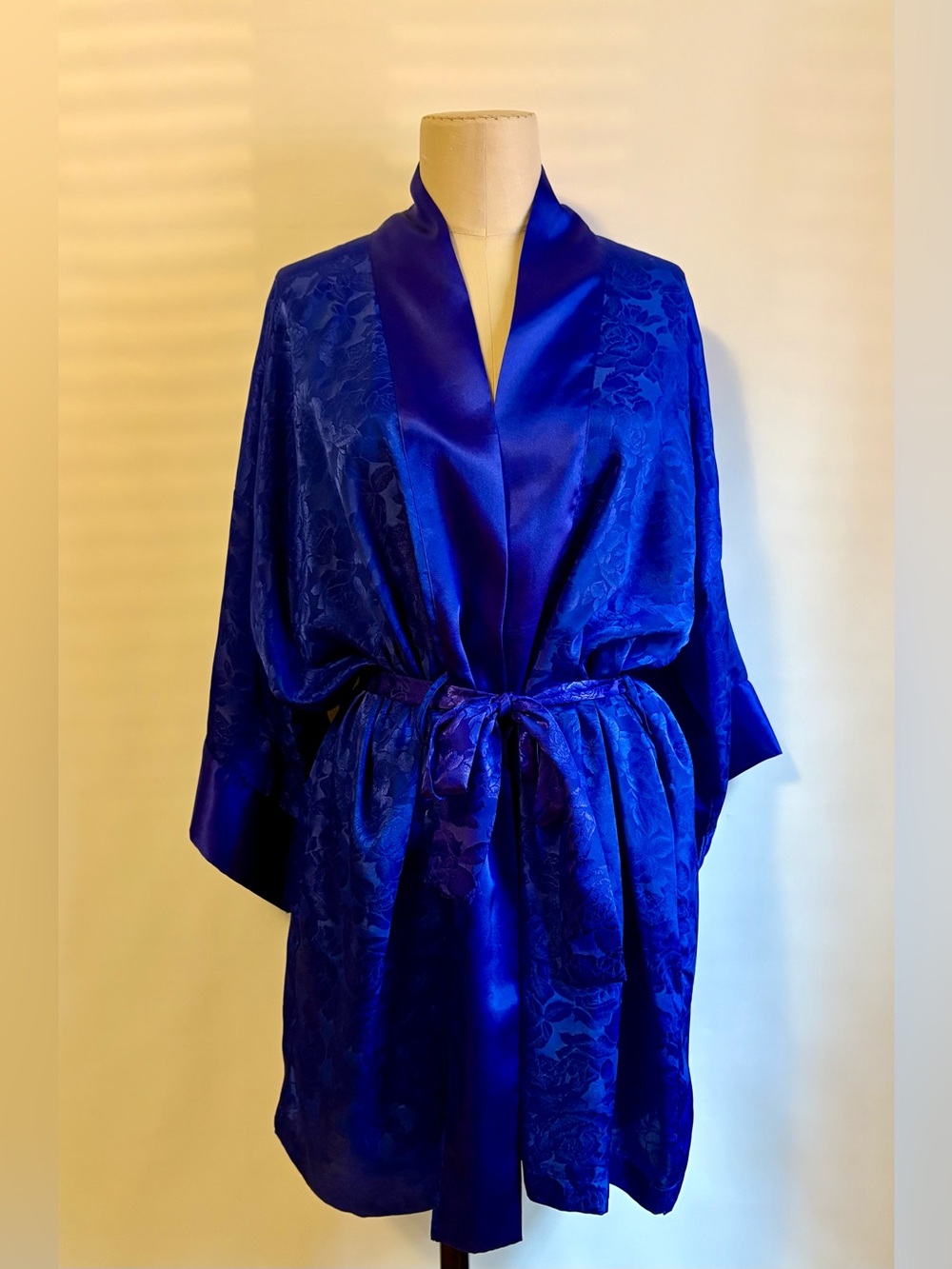 Vintage Victoria’s Secret Gold Label Robe Size Small Belted